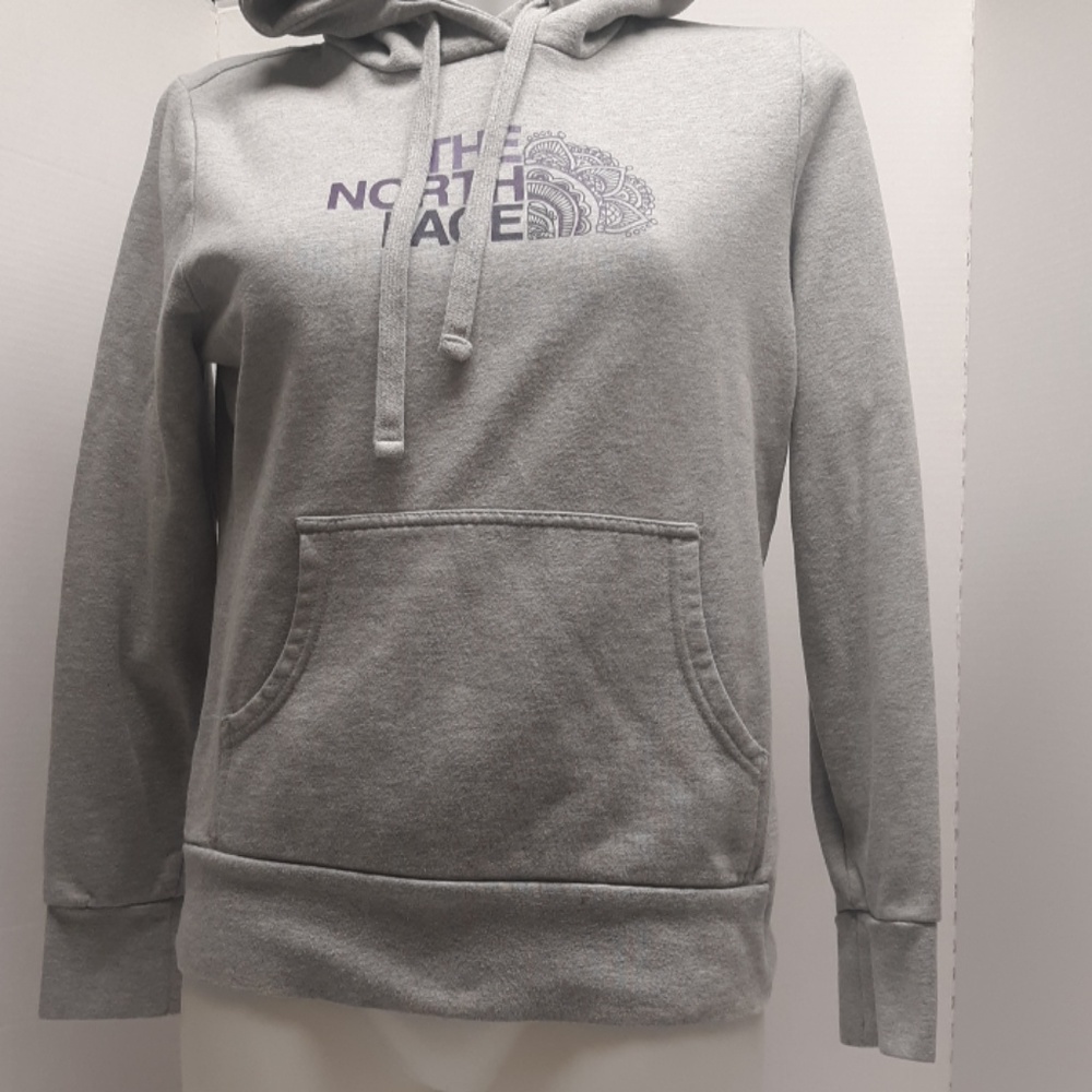 The north face pull over hoodie size small